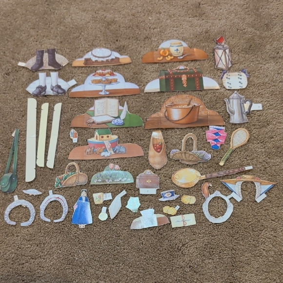 American Girl Paper Dolls Set - Green, Blue, Pink, Red - Picture 15 of 15